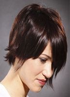 cieniowane fryzury krótkie, zdjęcie z fryzurką numer-  82